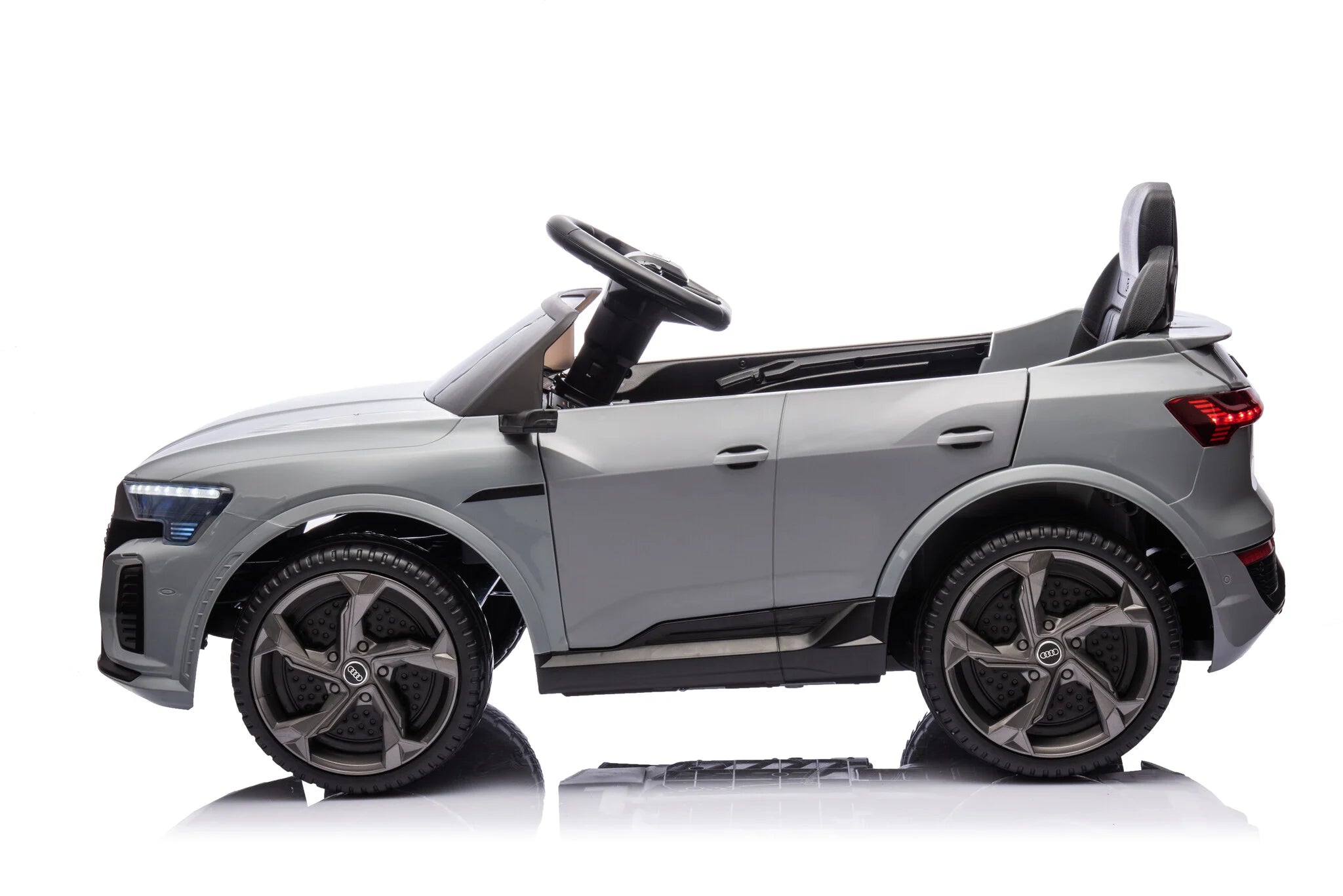 Audi SQ8 12V szürke
