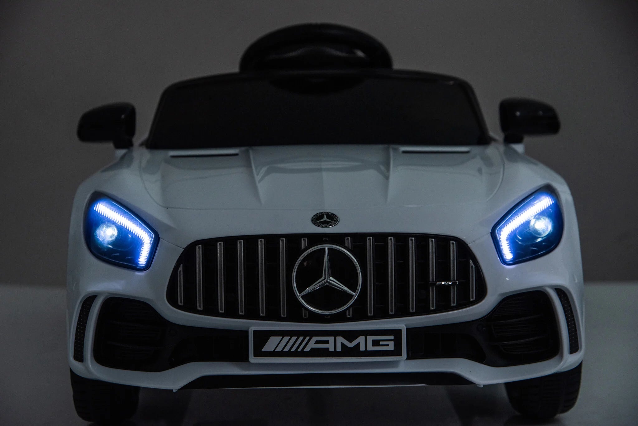 Mercedes GTR AMG 12V fehér