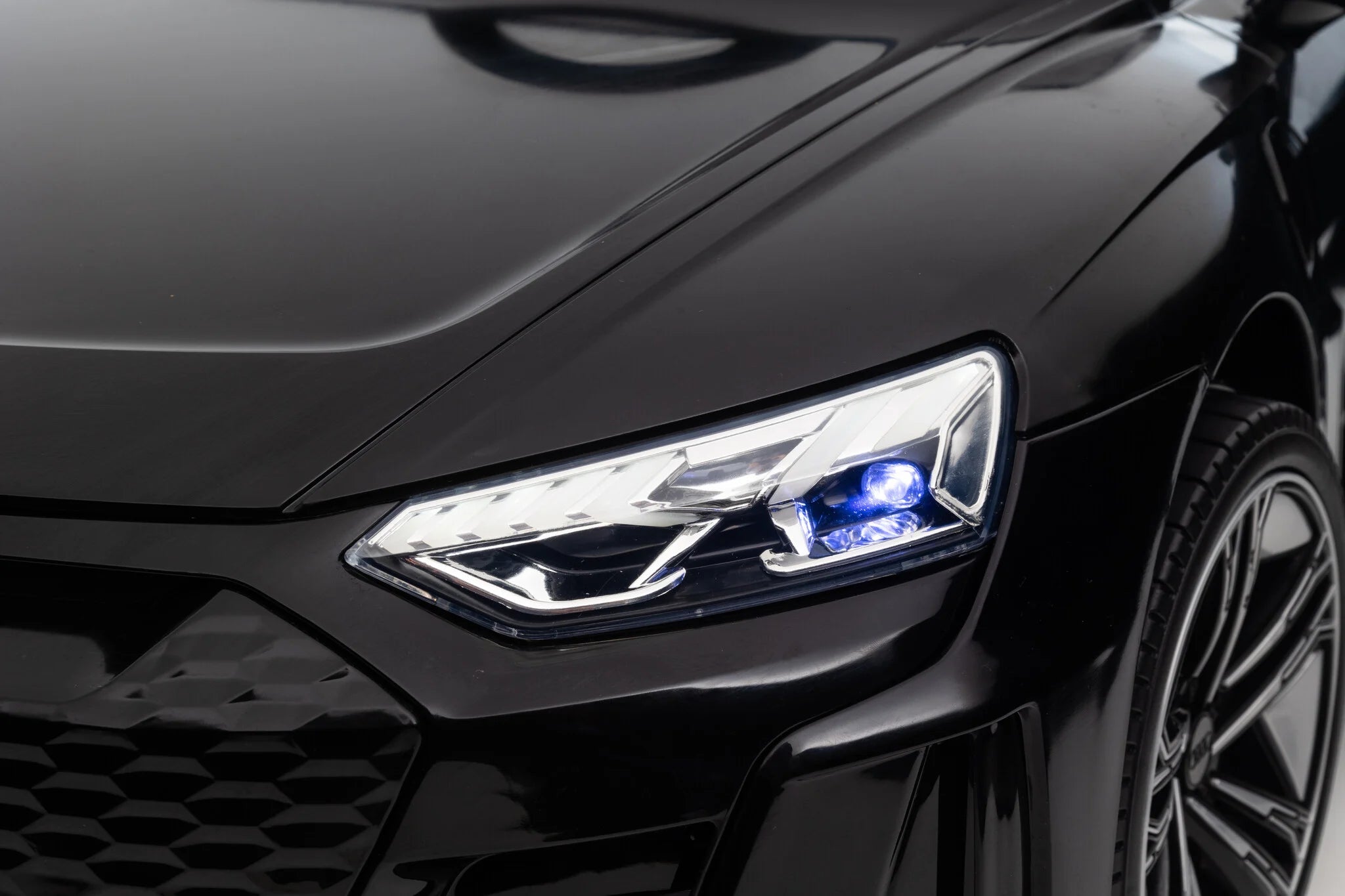 Audi RS E-tron 12 V - fekete